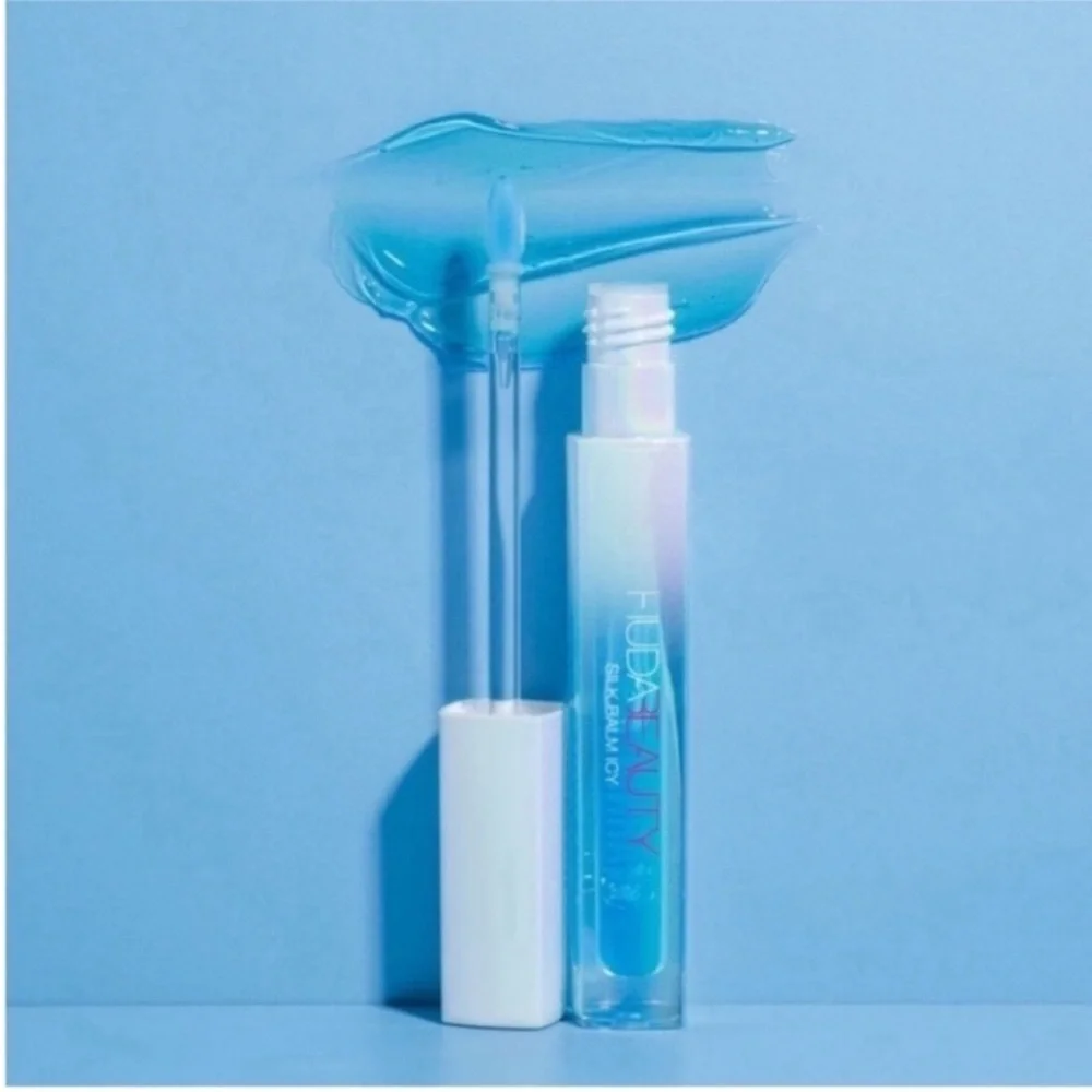 Huda Beauty Cooling Lip Plumper in ICY NIB